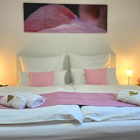 Happy Homes Pink - Up To 5 - Kueche - W-Lan - Netflix - Honig - Badewanne Nidda エクステリア 写真