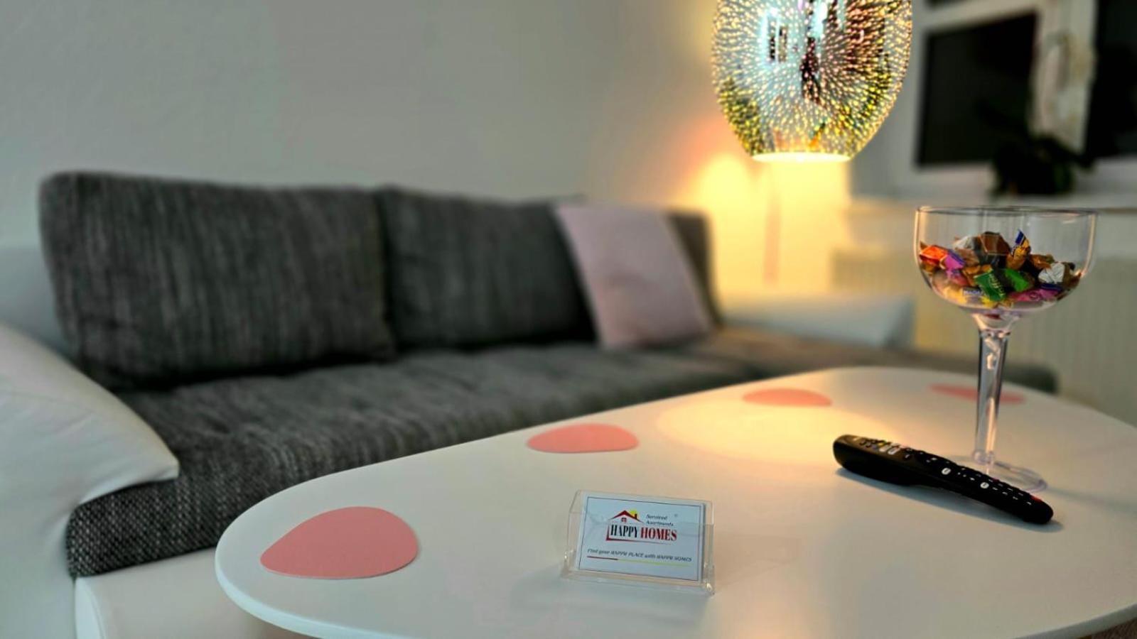 Happy Homes Pink - Up To 5 - Kueche - W-Lan - Netflix - Honig - Badewanne Nidda エクステリア 写真