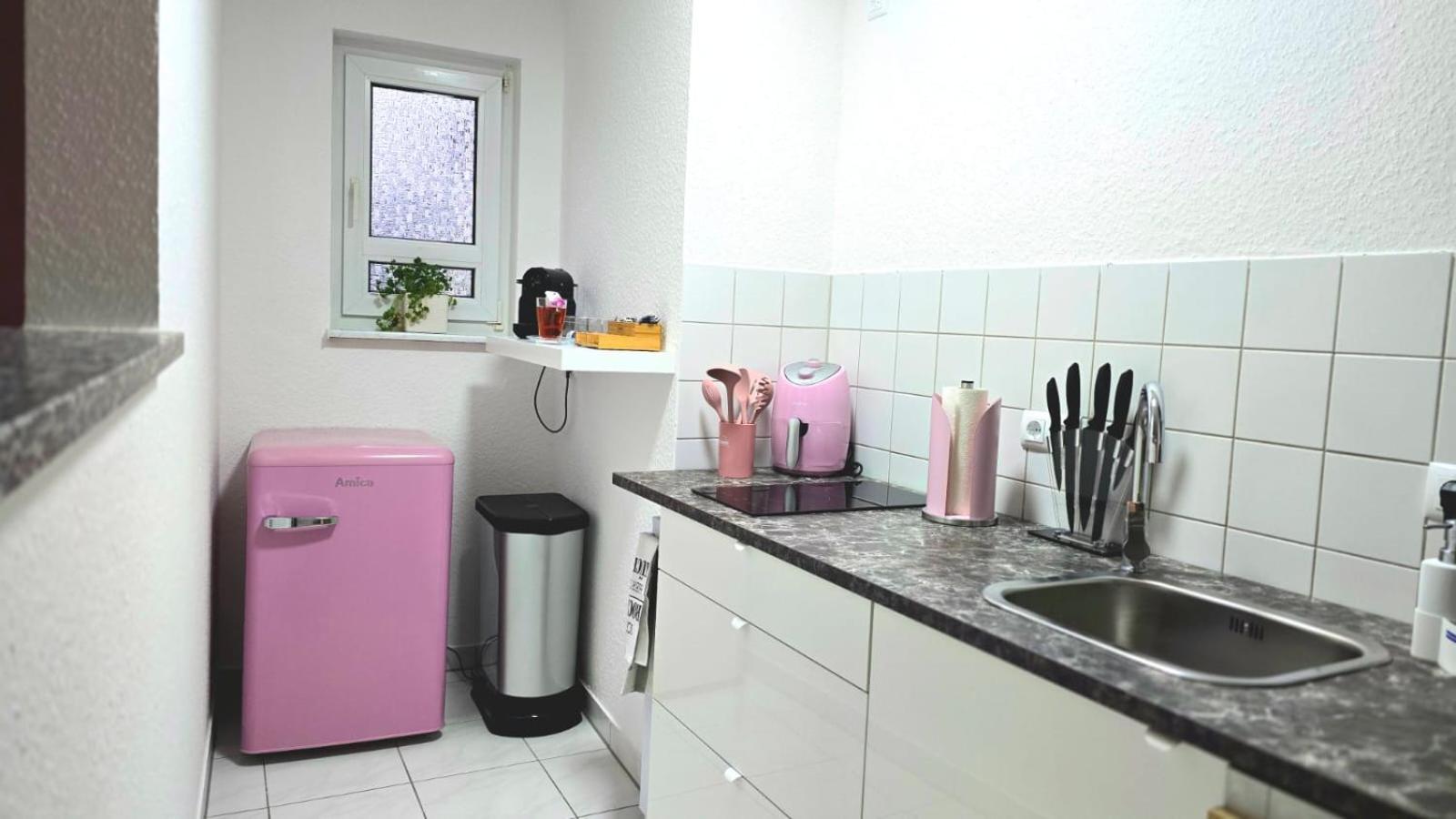 Happy Homes Pink - Up To 5 - Kueche - W-Lan - Netflix - Honig - Badewanne Nidda エクステリア 写真
