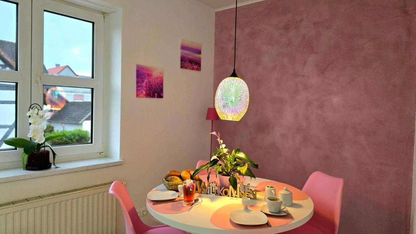Happy Homes Pink - Up To 5 - Kueche - W-Lan - Netflix - Honig - Badewanne Nidda エクステリア 写真